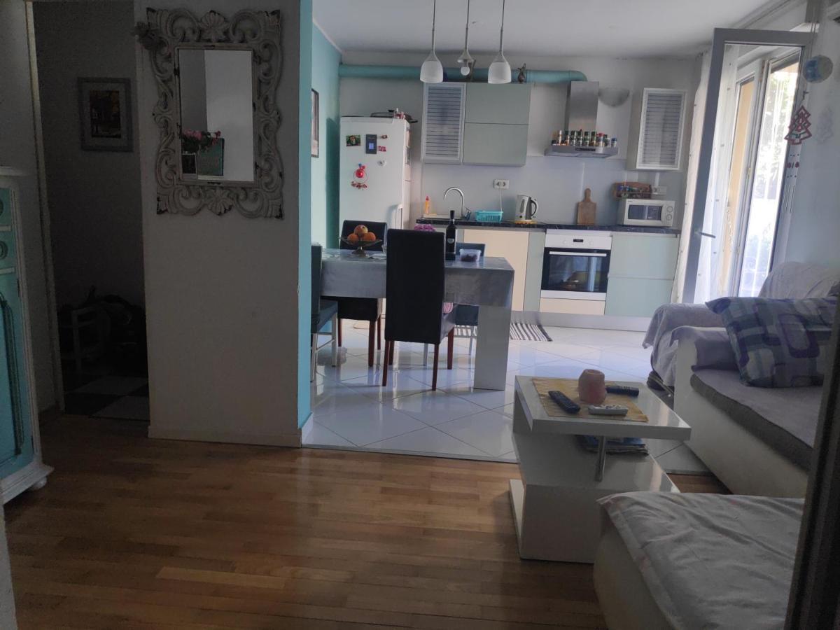Spacious Apartment With Big Garden Near Beach 斯普利特 外观 照片